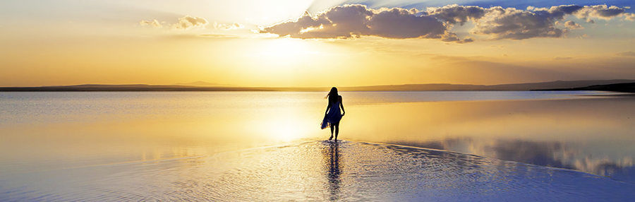 Woman-at-Sunset-OCEAN